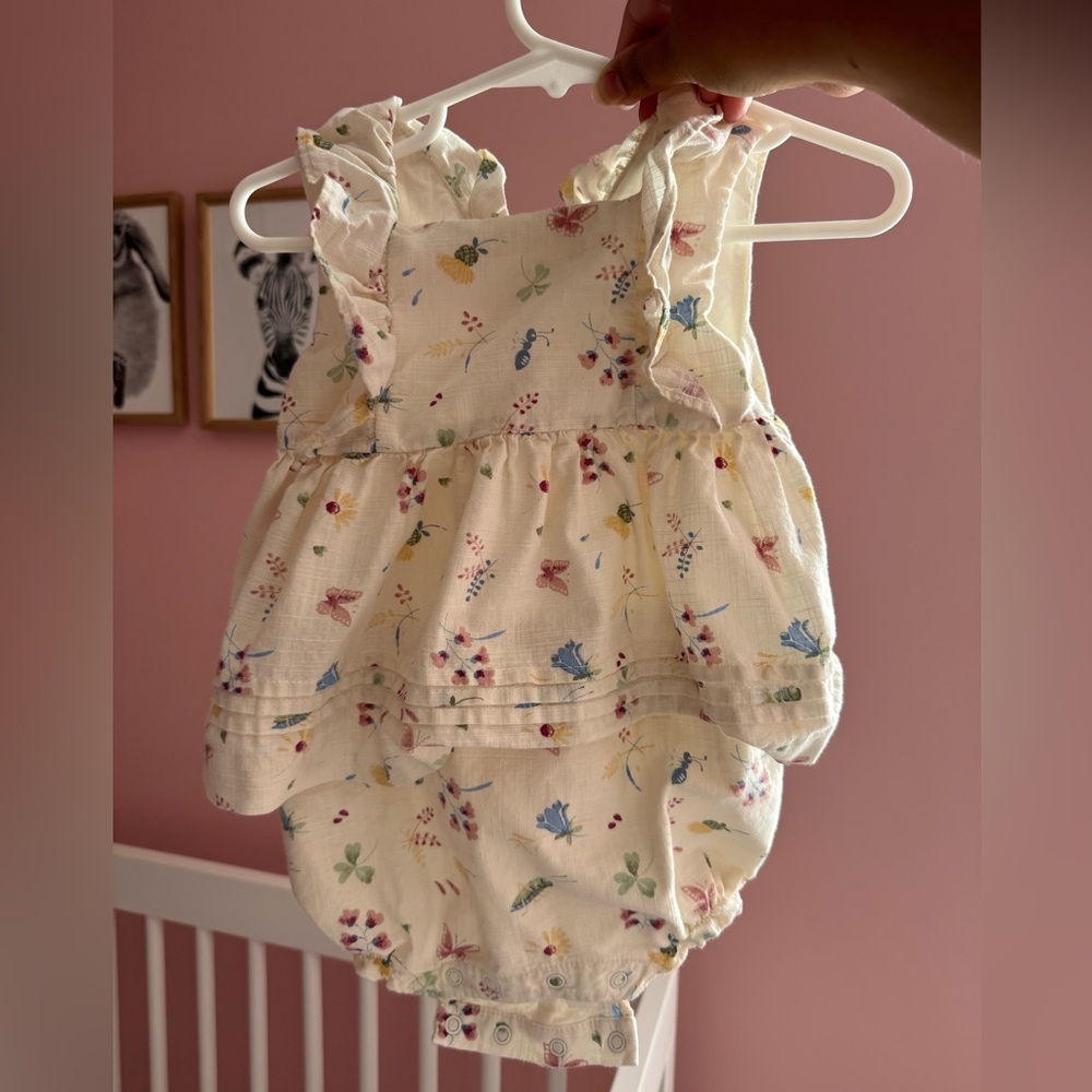 Janie and Jack Cream Floral Baby Outfit